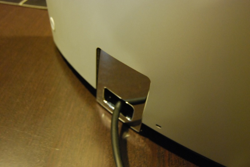 Illustration for article titled Gateway One Unboxed (Verdict: So Shiny and Sweet, It Gives Windows a Good Name)